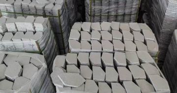 广安芝麻白石材冰裂纹，碎拼。